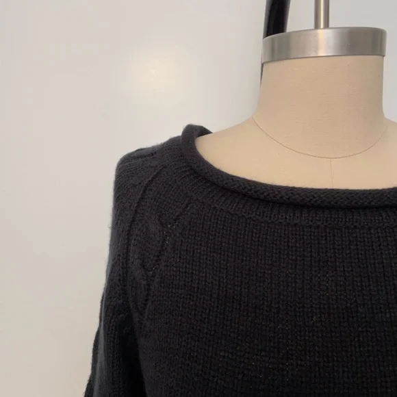 Split Sleeve Cable Sweater – Black Size M - Picture 8 of 8